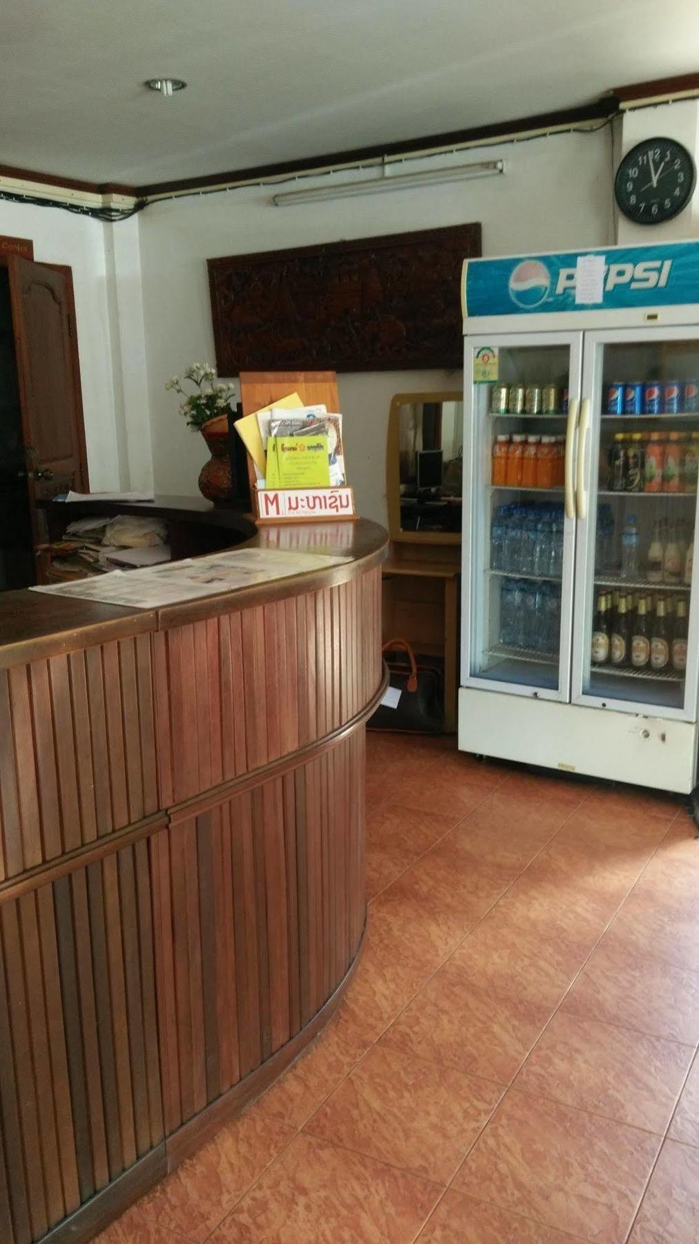 Chanthasom Guesthouse Ban Nongdouang エクステリア 写真