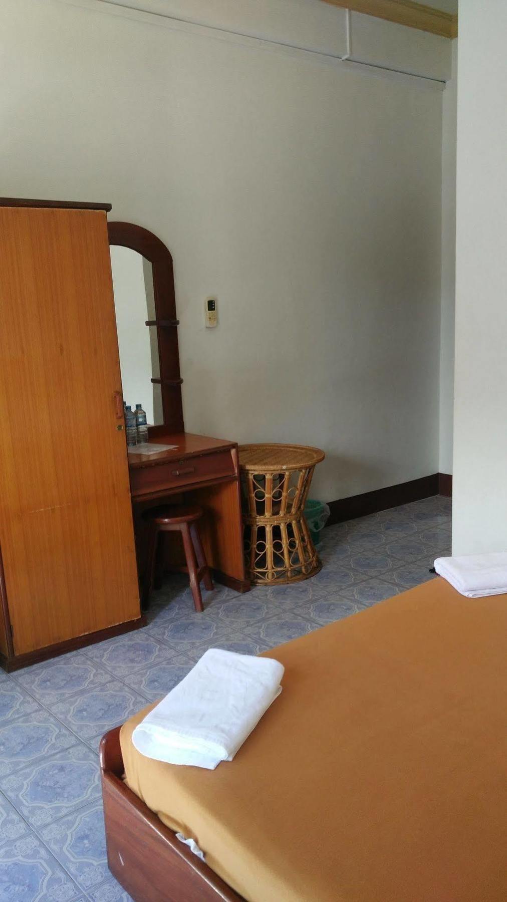 Chanthasom Guesthouse Ban Nongdouang エクステリア 写真